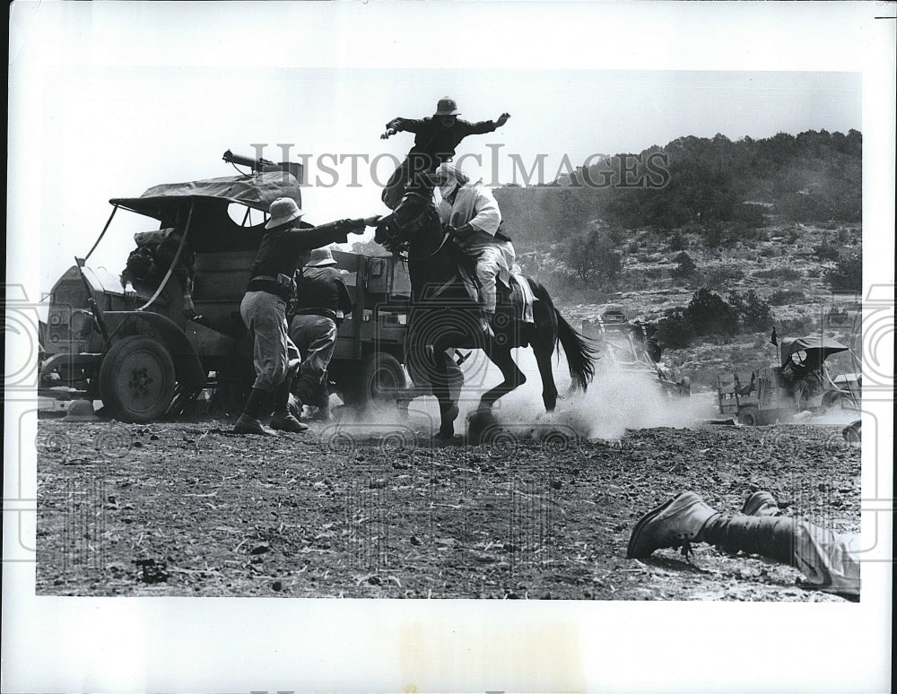 1981 Press Photo Rod Steiger in &quot;Lion of the Desert&quot;- Historic Images