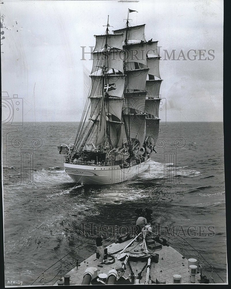1961 Press Photo Scene from Louis de Rochemont's "Windjammer"- Historic Images