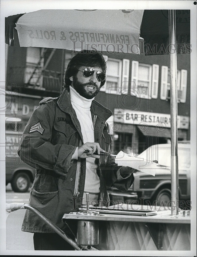 1982 Press Photo Ron Silver Stars In &quot;Baker&#39;s Dozen&quot;- Historic Images