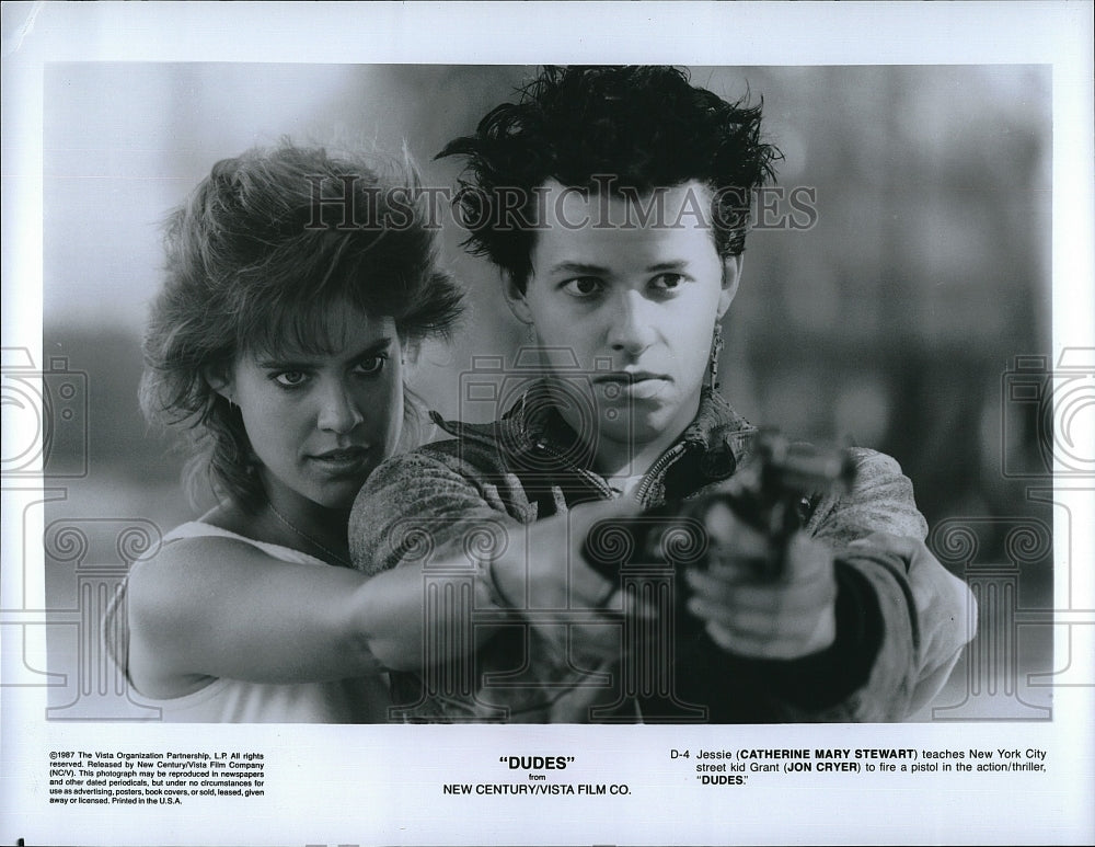 1987 Press Photo Catherine Mary Stewart and Jon Cryer in &quot;Dudes&quot;- Historic Images