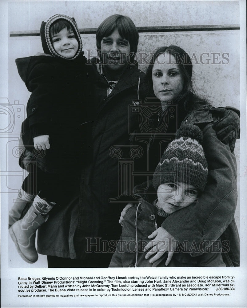 1982 Press Photo Beau Bridges and Glynnis O&#39;Connor in &quot;Night Crossing&quot;.- Historic Images