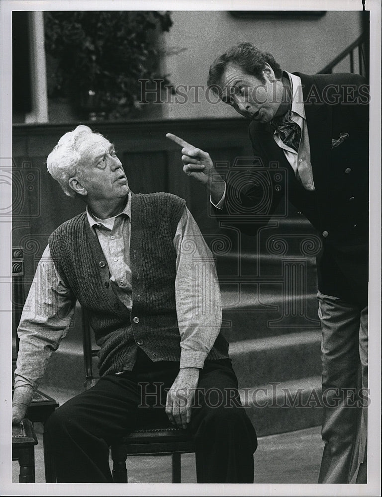 1989 Press Photo Eric Idle and Henderson Forsythe in Nearly Departed- Historic Images