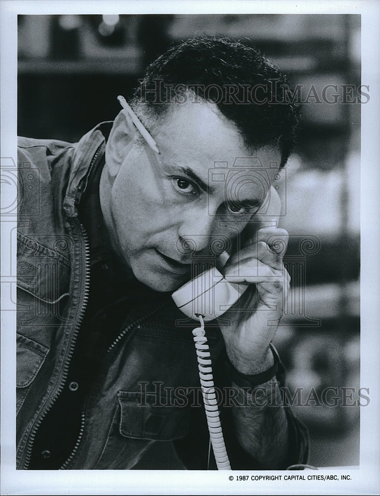 1987 Press Photo &quot;Harry&quot; starring Alan Arkin,- Historic Images