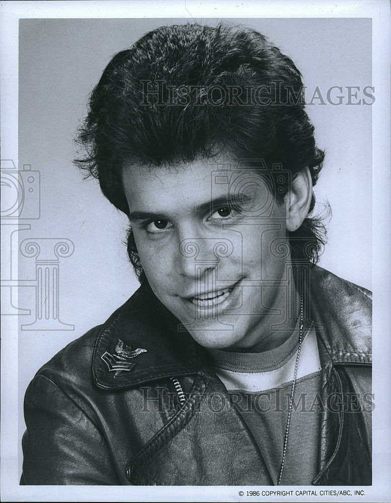 1986 Press Photo Brian Robbins in &quot;Head of the Class&quot;- Historic Images