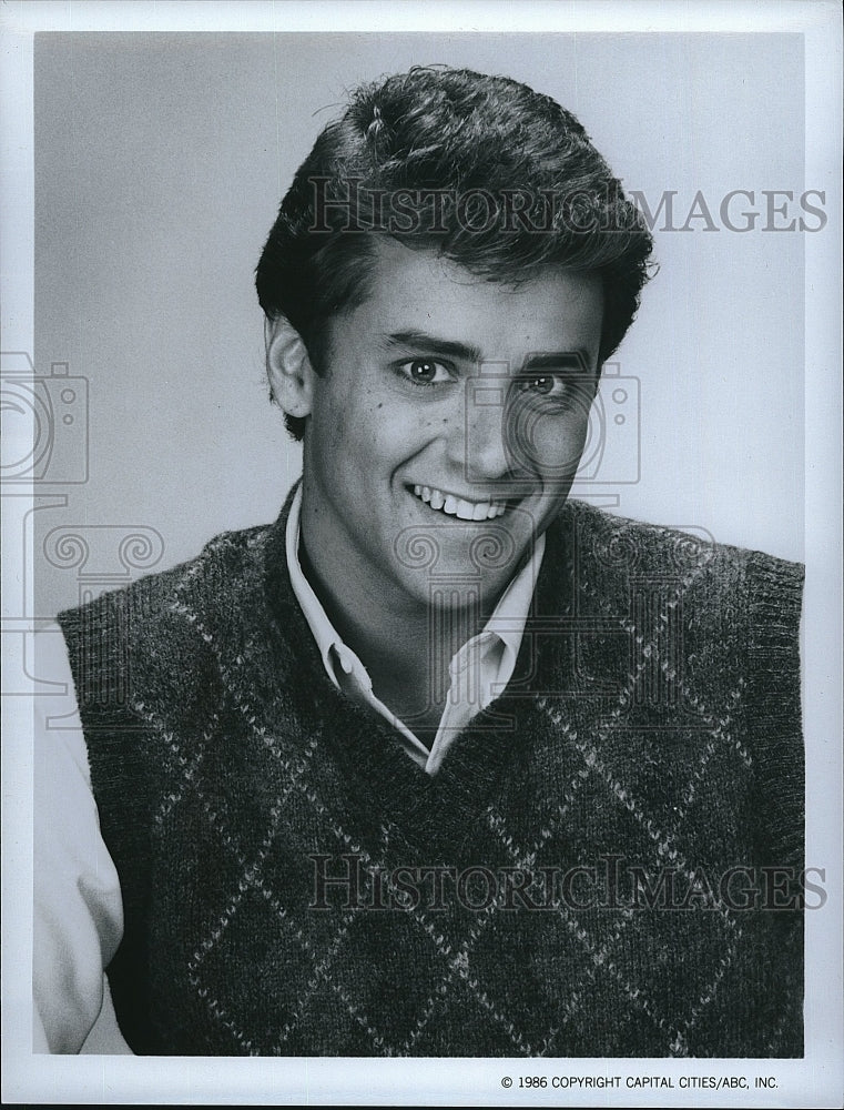 1986 Press Photo Tony O&#39;Dell in &quot;Head of the Class&quot;- Historic Images