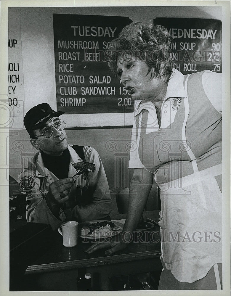 1982 Press Photo &quot;Hill Street Blues&quot; James B Sikking,Jan StrattonDelaney- Historic Images