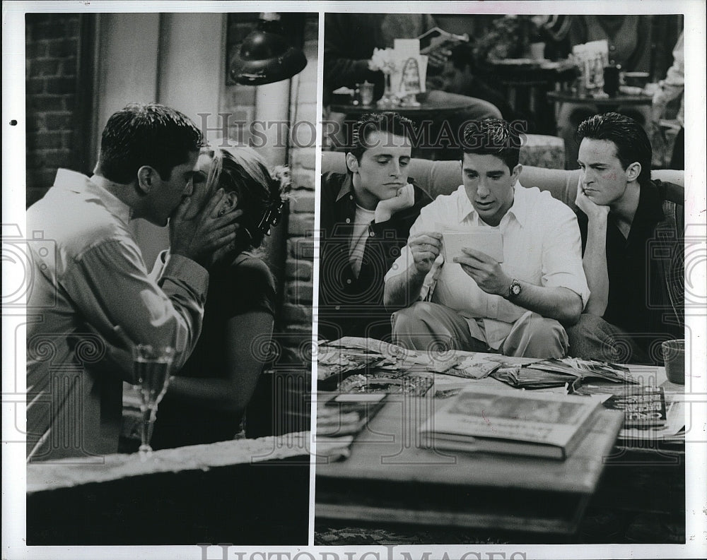 1995 Press Photo Scenes From TV Series "Friends" - Historic Images