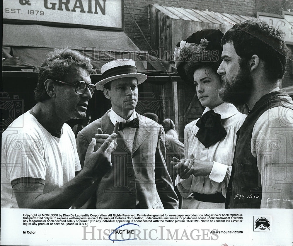 1981 Press Photo &quot;Ragtime&quot; Elizabeth McGovern , Mandy Patinkin, B Dourit- Historic Images