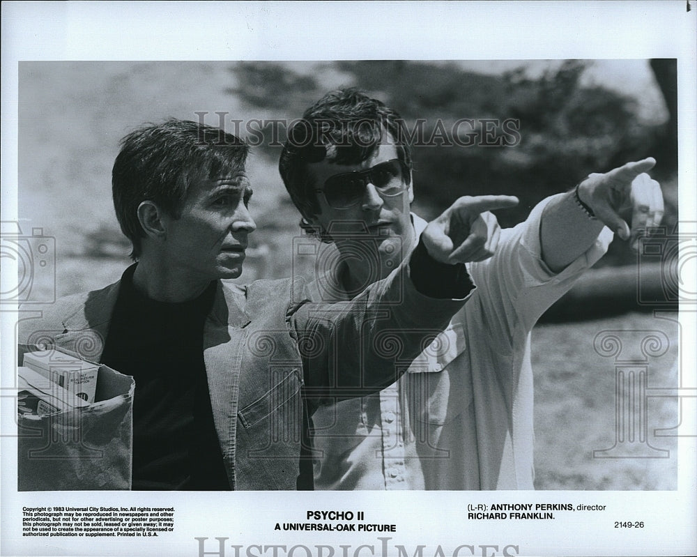 1983 Press Photo Director Anthony Perkins, Richard Franklin, &quot;Psycho II&quot;- Historic Images