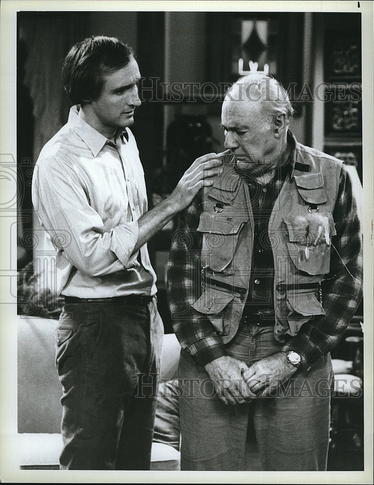 1983 Press Photo Michael Gross and John Randolph in Family Ties- Historic Images