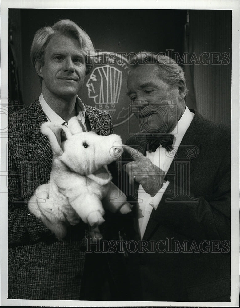 1989 Press Photo Ed Begley Jr. Show Howard Duff Actors- Historic Images
