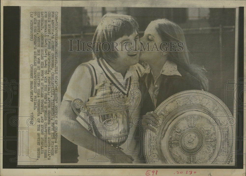 1974 Connors Wins Gets Kiss Fiance Evert-Historic Images