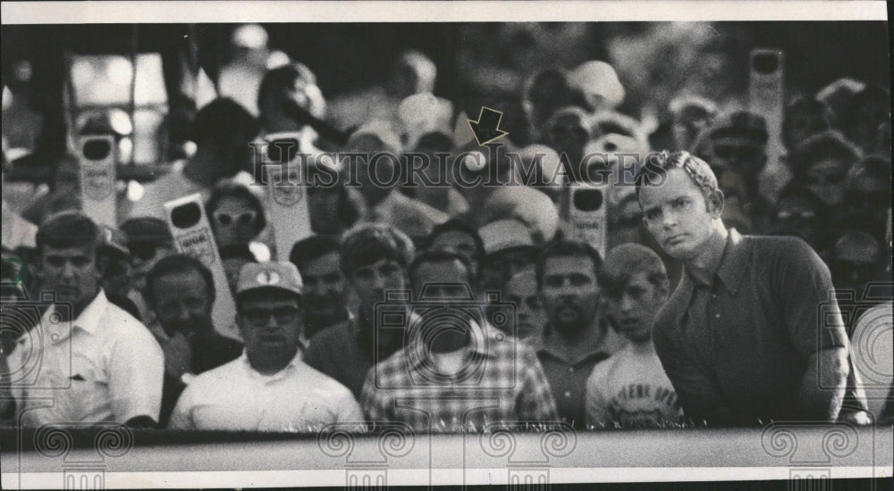 1971 Press Photo Bruce Crampton Chipping Western Open - Historic Images