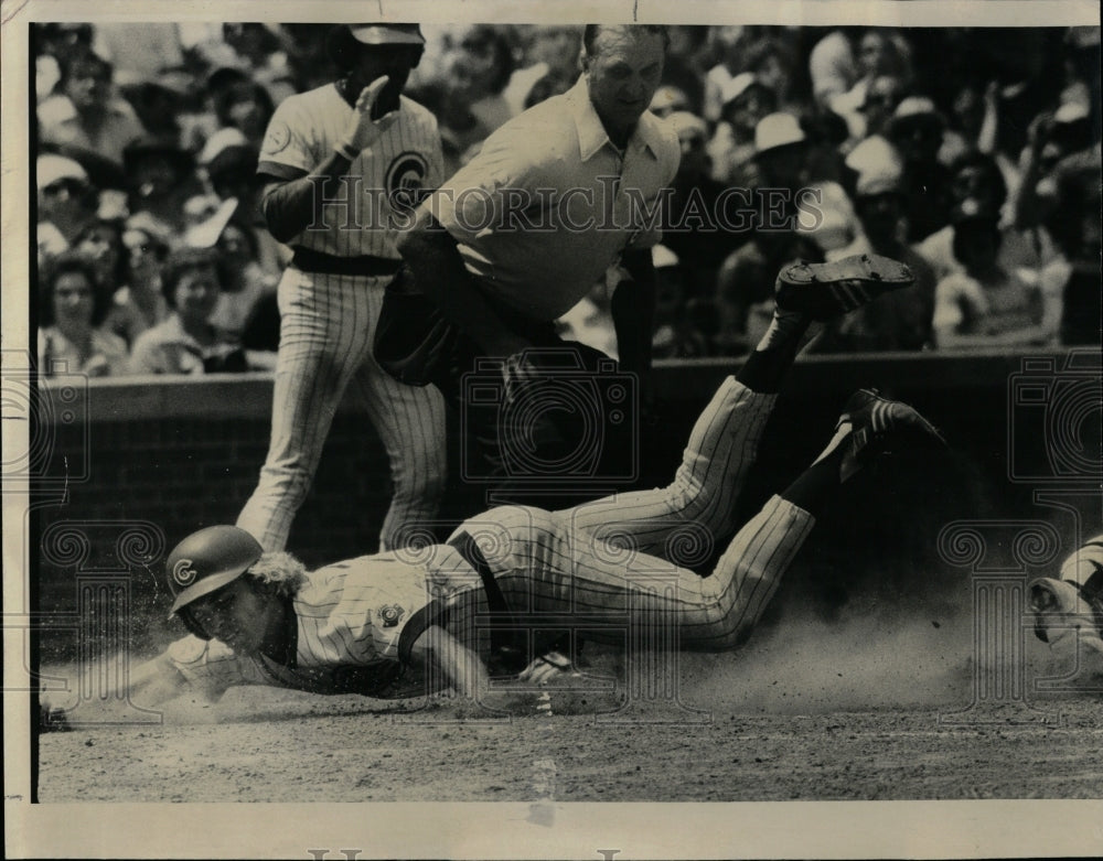 1976 LaCock skids across home plate - Historic Images