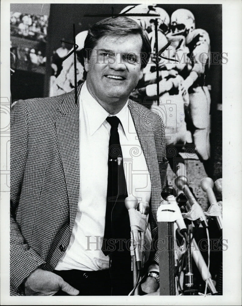 1982 Coach Monte Clarke Jimmy Williams - Historic Images