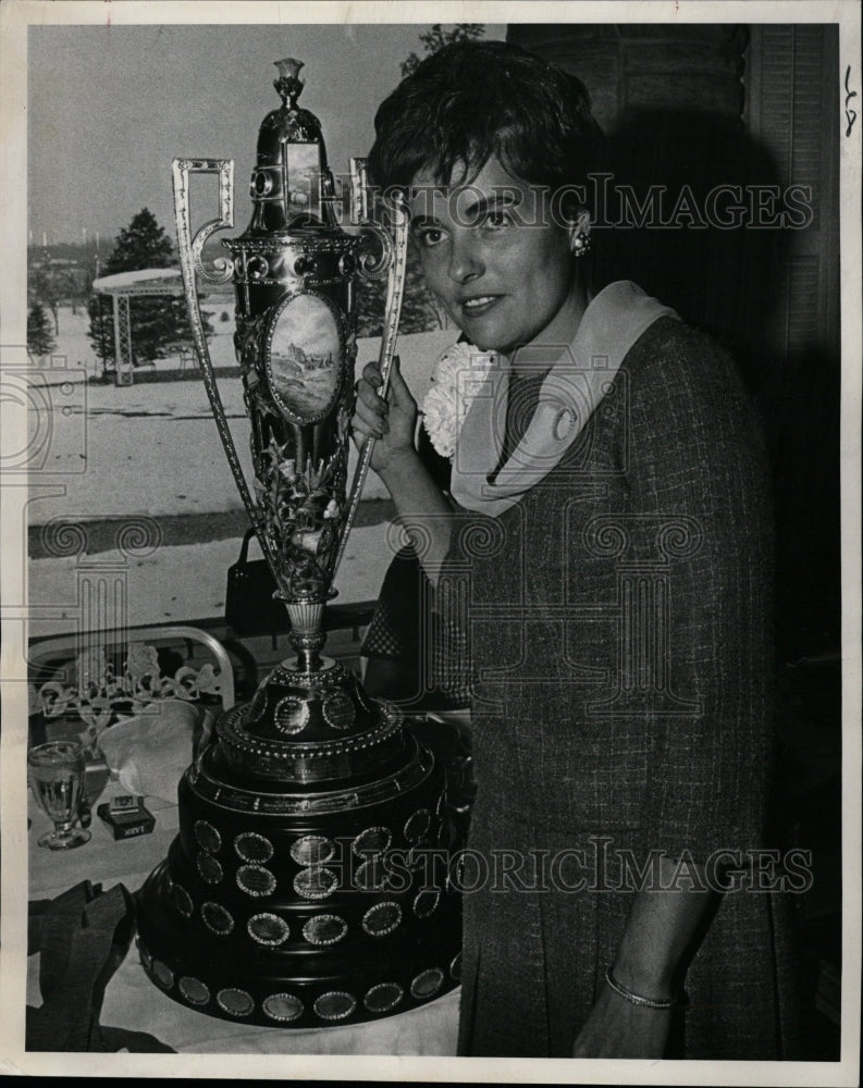 1964  Barbara Mcintyre Golfer Denver Cherry - Historic Images