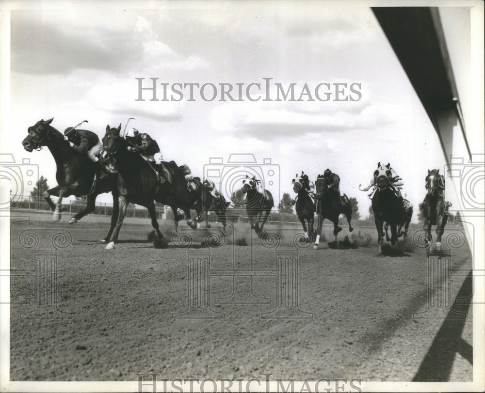 1960s Horse Racing In Arlington Park  Press Photo-Historic Images