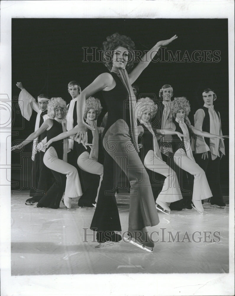 1970 Press Photo Classical Ballet Skating Revue Modern - Historic Images