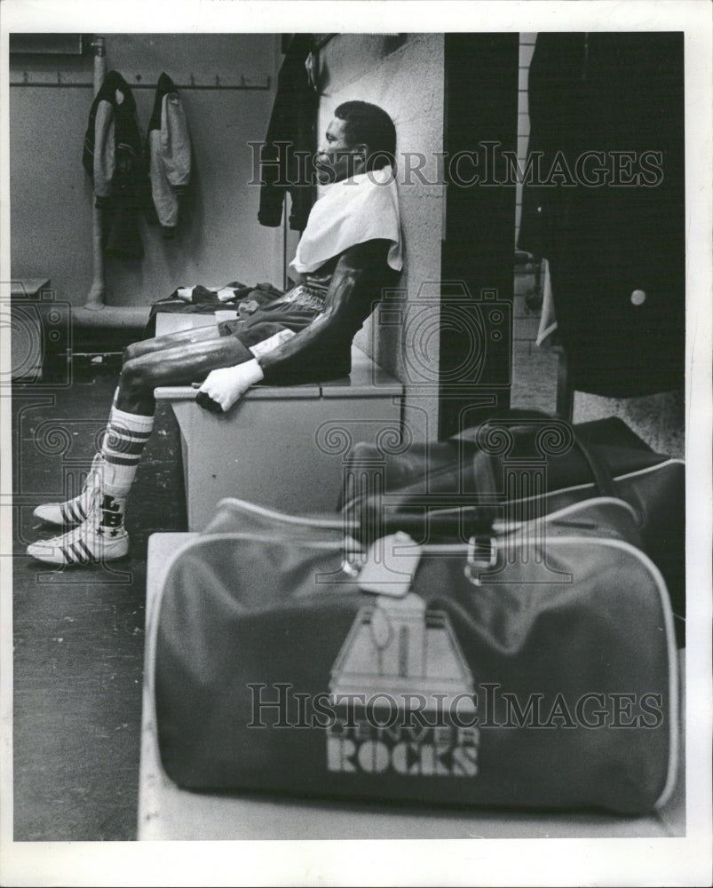 1973 Larry Bonds Denver Rocks Locker Room - Historic Images