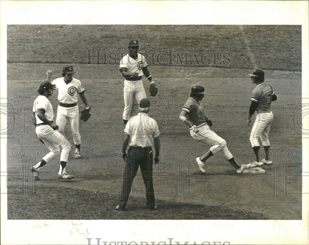 1979 Press Photo Mike Sadek Darrel Evans Second Base - Historic Images