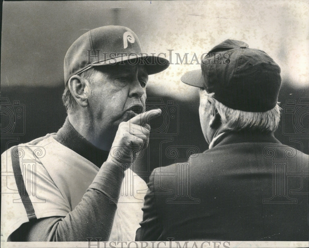 1977 Press Photo Daniel Ozark American Coach Manager US - RRQ22625 - Historic Images