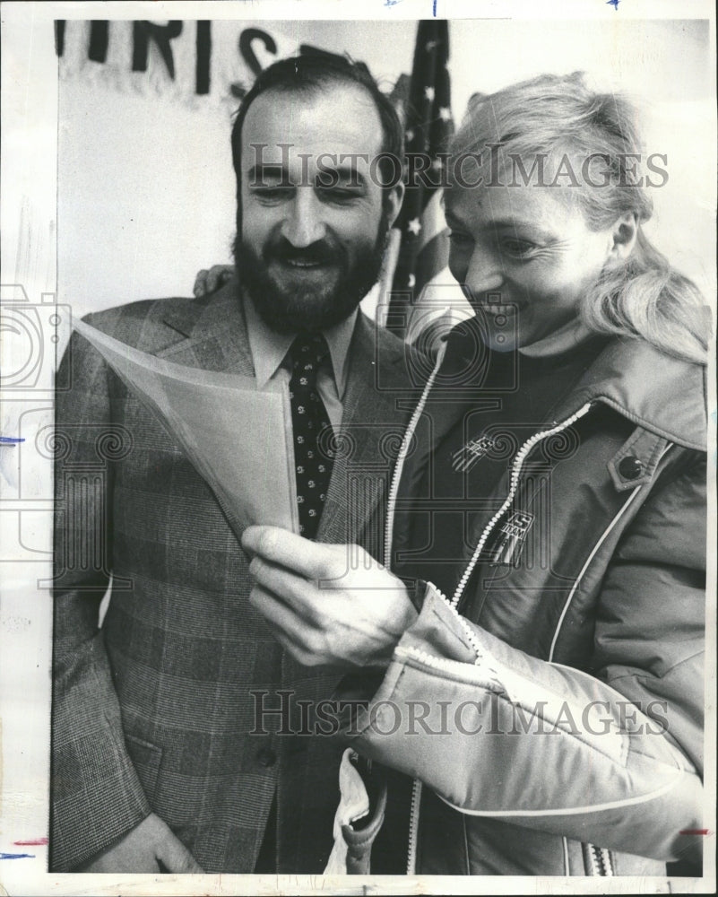 1976 Press Photo Jana Hlavaty Skier Husband Vaclav - RRQ26745 - Historic Images