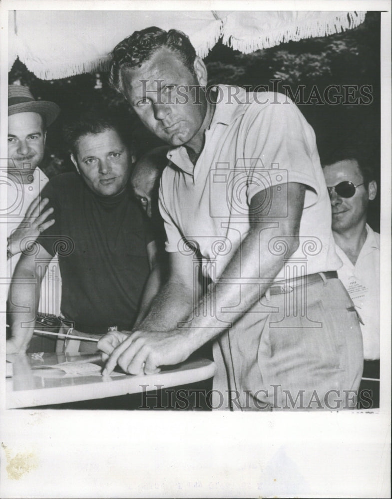 1954 Golfer Jimmy Clark Signing Score Card - Historic Images