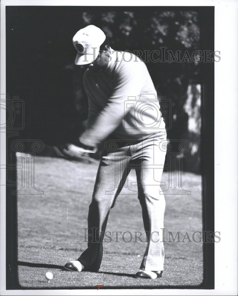 1975 Golfer Lee Edler Mid Swing Club Ball-Historic Images