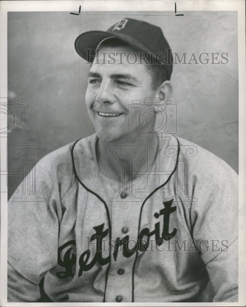 1949 Press Photo Detroit Tiger Player Baseball Jersey - Historic Images