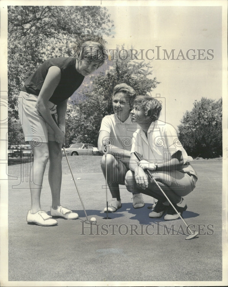 1965 Margaet Maters Female Golfer Press Photo - Historic Images