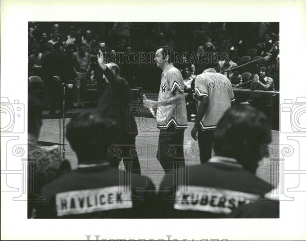 1980 Bill Bradley from the side lines. - Historic Images