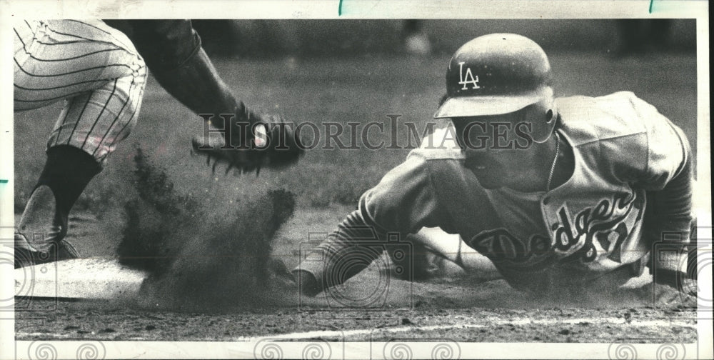 1977 Teddy Martinez - Historic Images