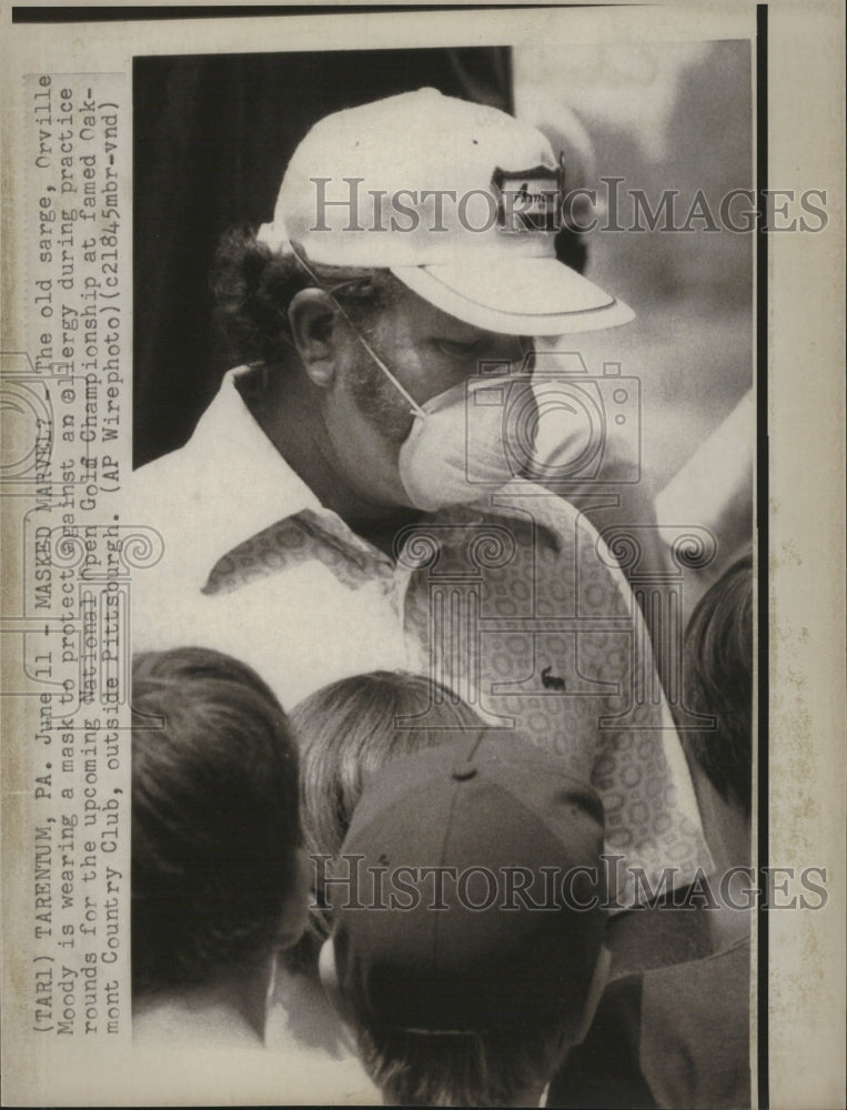 1973 Orville Moody Allergy Mask Practice - Historic Images