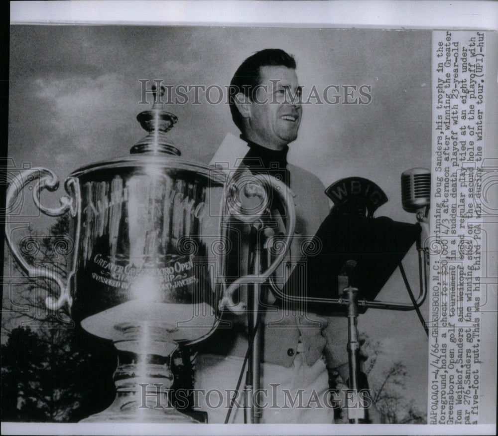 1966 Douglas Sanders professional golfer - Historic Images