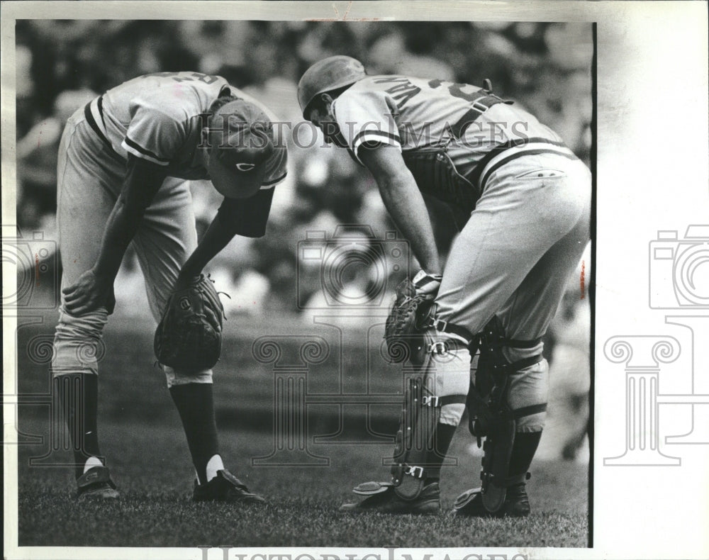 1982 Press Photo Reds Relief Pitcher Hit By Ground Ball - RRQ50221 - Historic Images