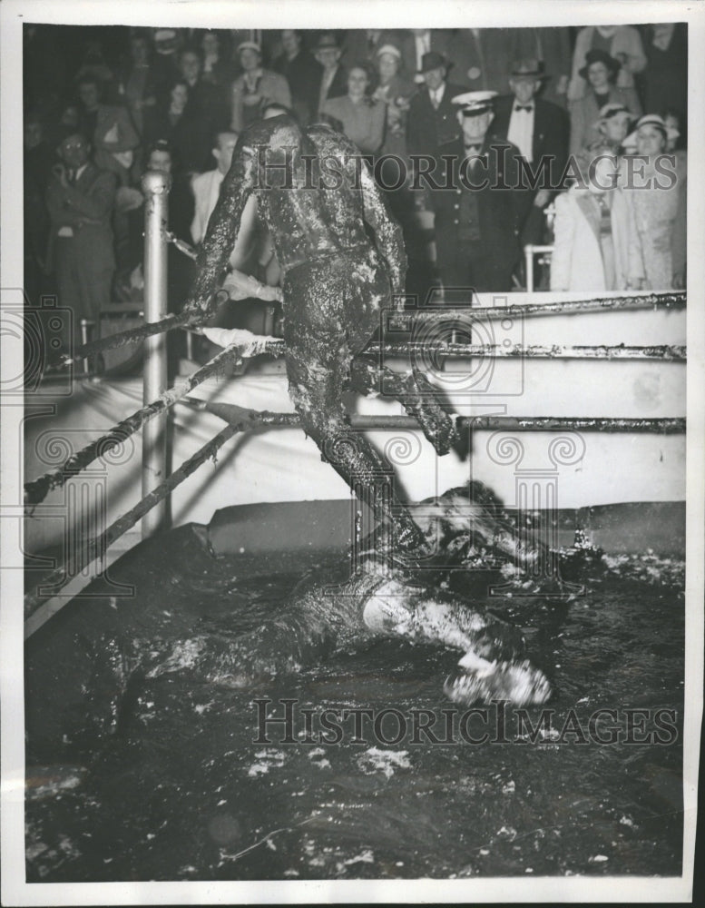 1941 Wild Bill Ludloy Jumping Boxing-Historic Images