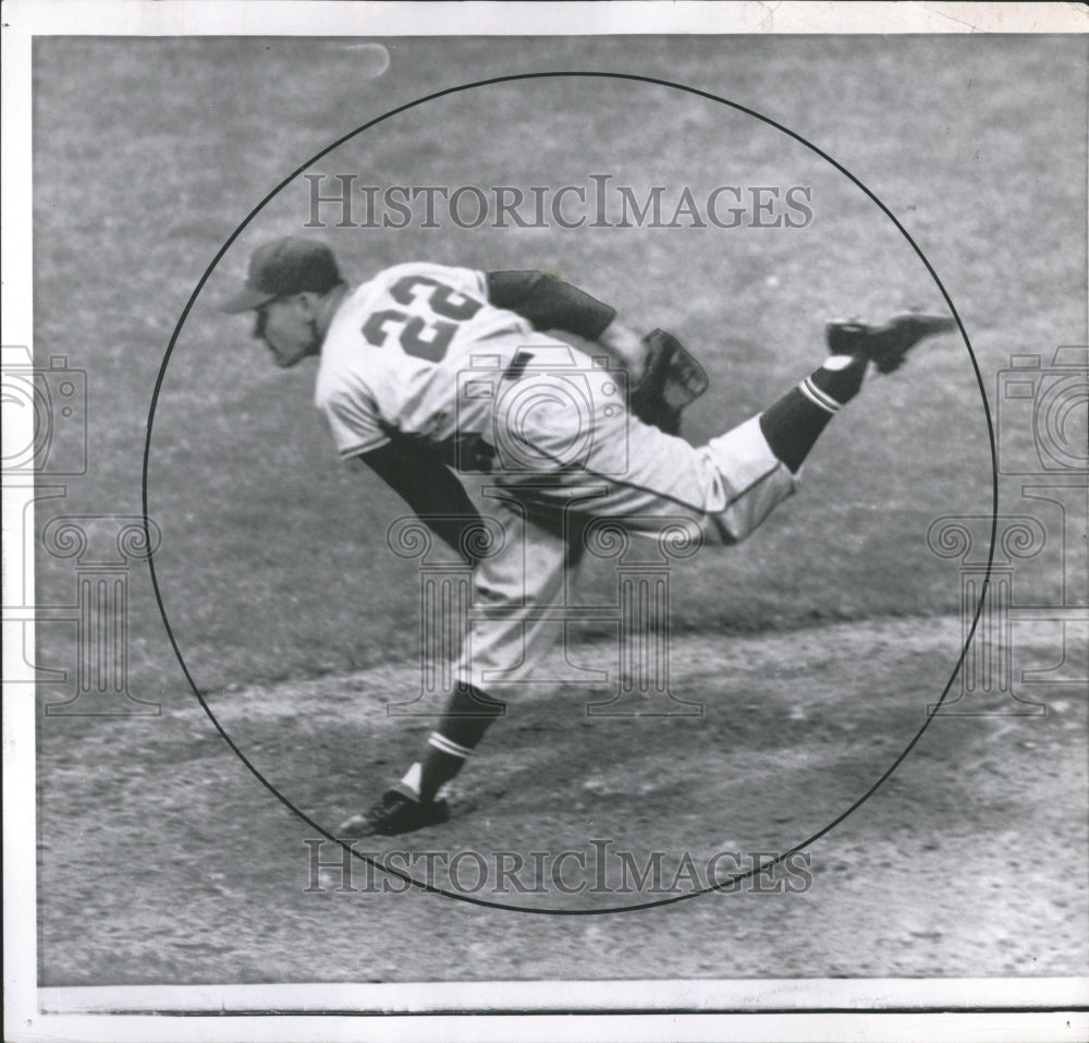 1954 Alex Kellner firing a fast ball - Historic Images