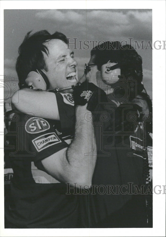 1986 Smith &amp; Lind React To Earnhardt Win - Historic Images