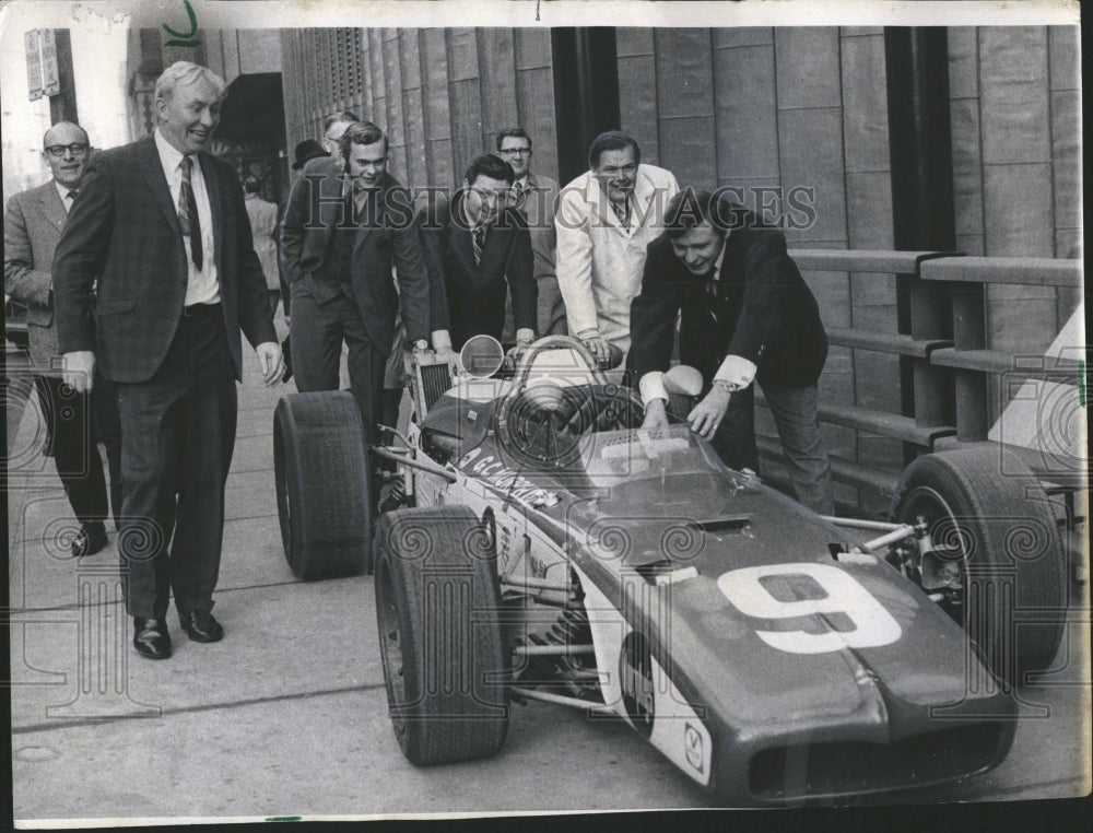 1971 Members of Little Wheels Club push car - Historic Images