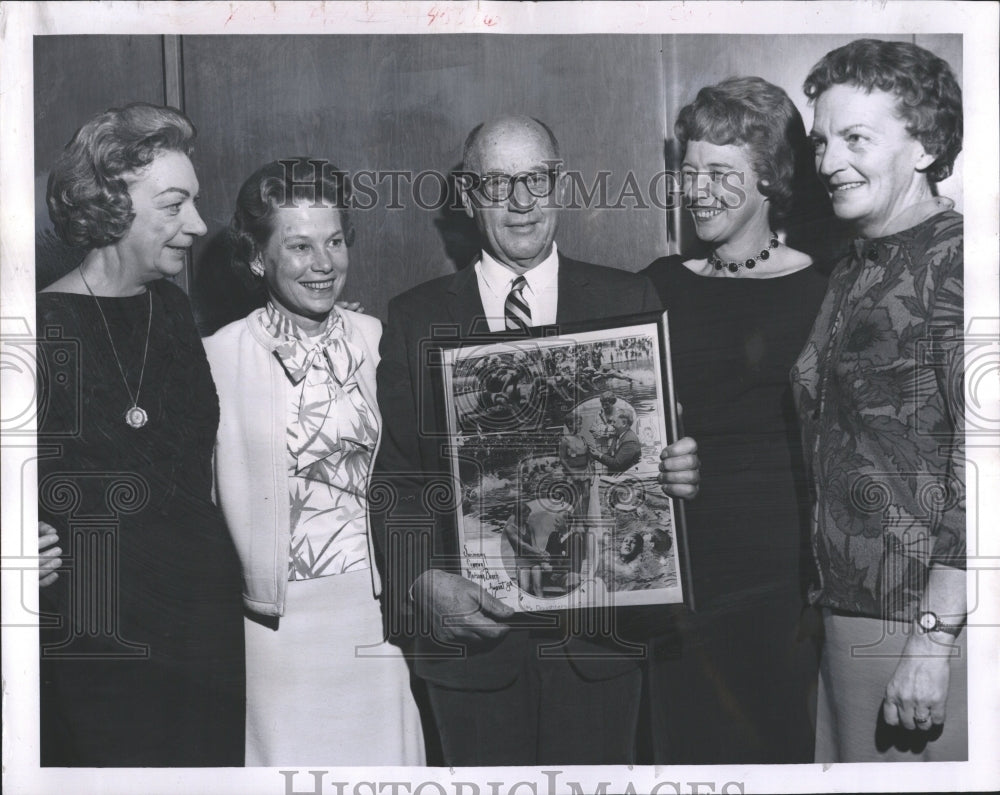 1964 Olive McKean Mucha Betty Lea Watson - Historic Images