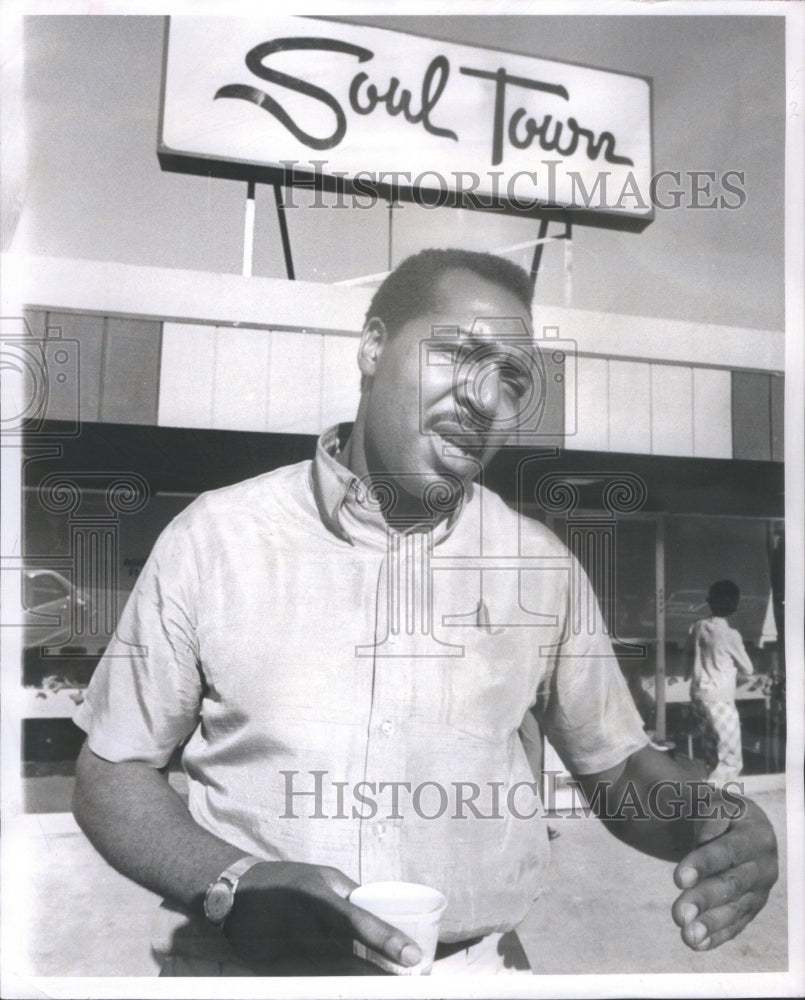 1968 Seattle Pacific College Track Star Wal - Historic Images