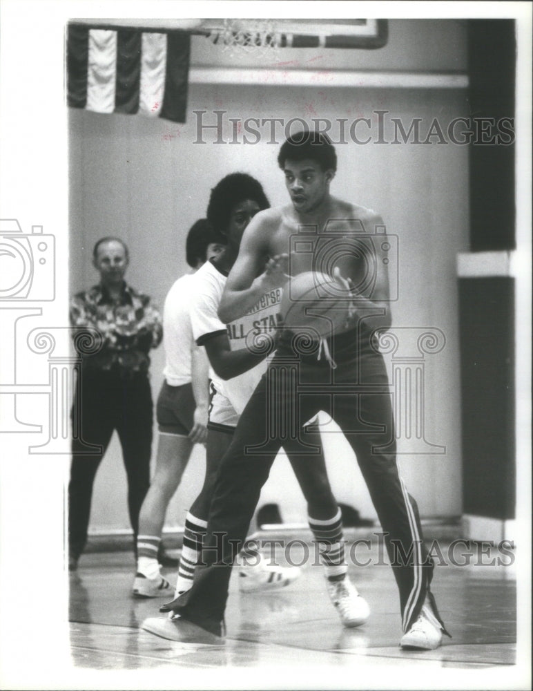 1975 Press Photo Long Island Lutheran High School Sopho - RRQ67595 - Historic Images