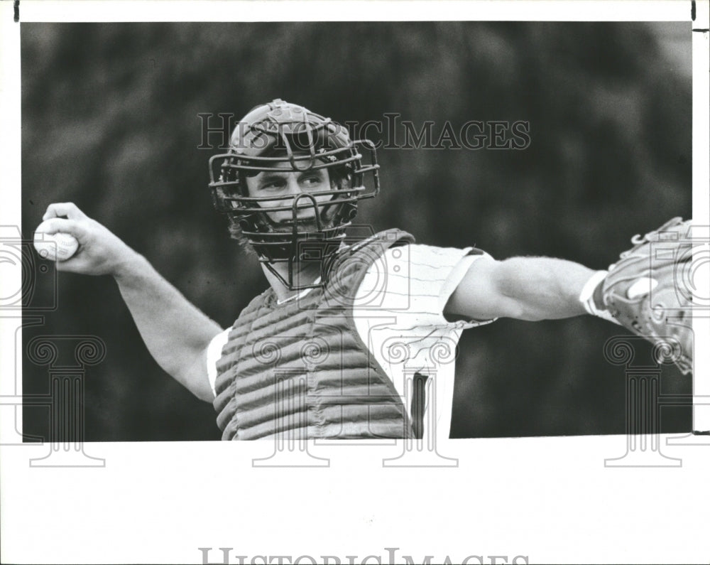 1987 Press Photo Phillies Catches John Russell Robin Donina - RRQ68327 - Historic Images