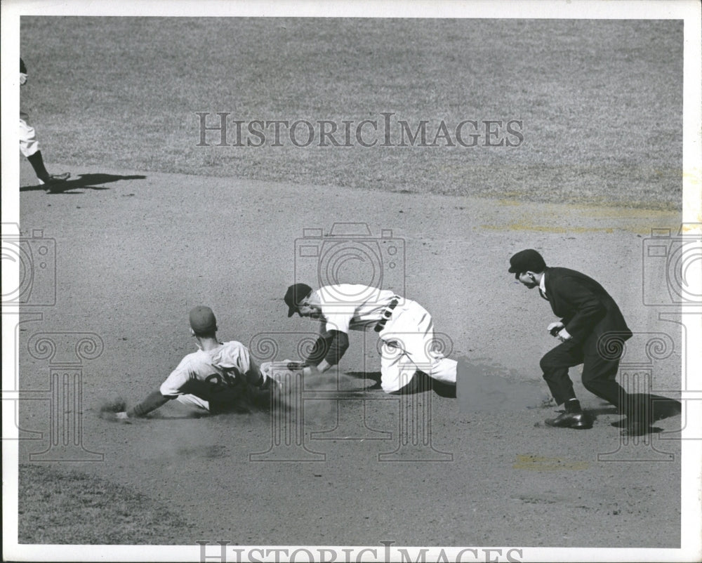 1945 Cubs-Pep Johnson Steals 2nd Base from Eddie Mayo-Tigers - Historic Images