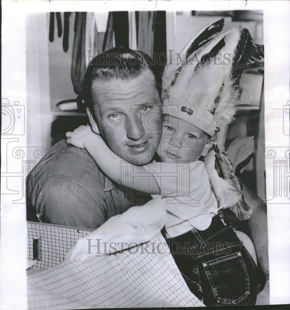 1955 Ralph Kiner Cleveland Indians Hugs Son Mike Spring Training - Historic Images