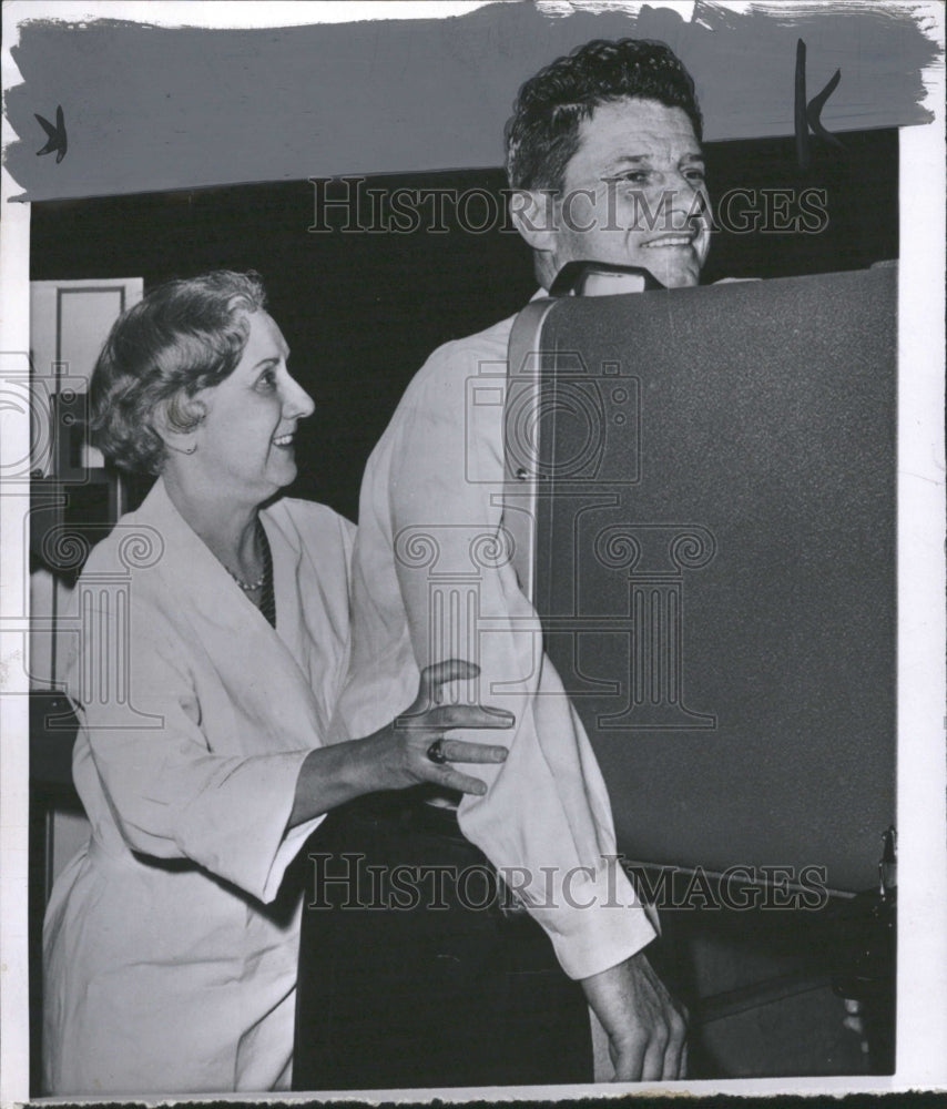 1958 Braves Andy Pafko is given TB check up by Mrs. Helen Johnson - Historic Images