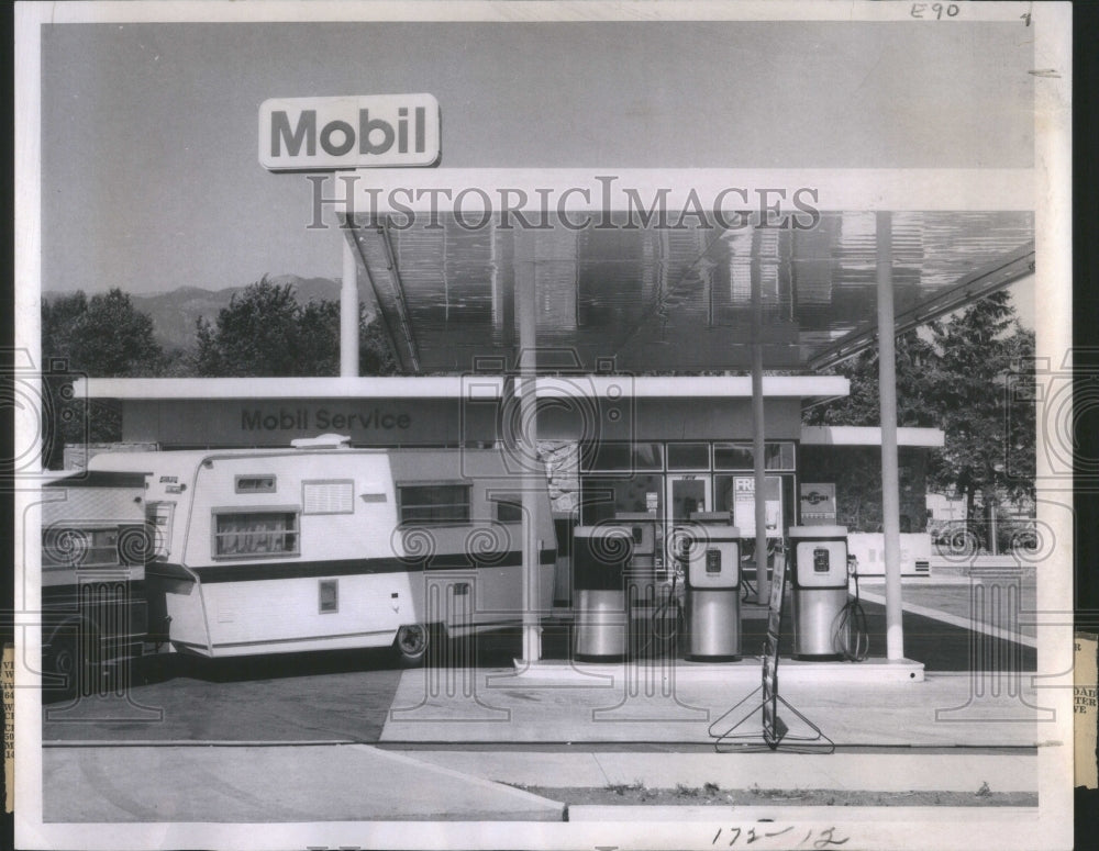 1970 Mobil Service Station Site of Murder - Historic Images