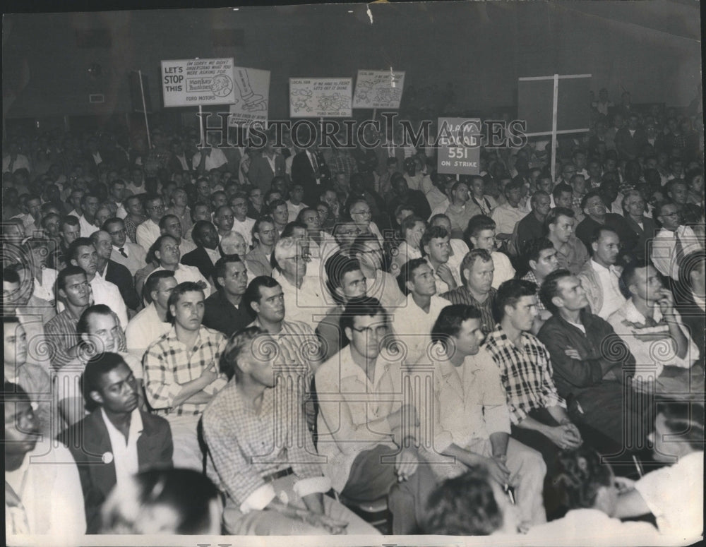 1958 United Aute Workers UAW strike - Historic Images
