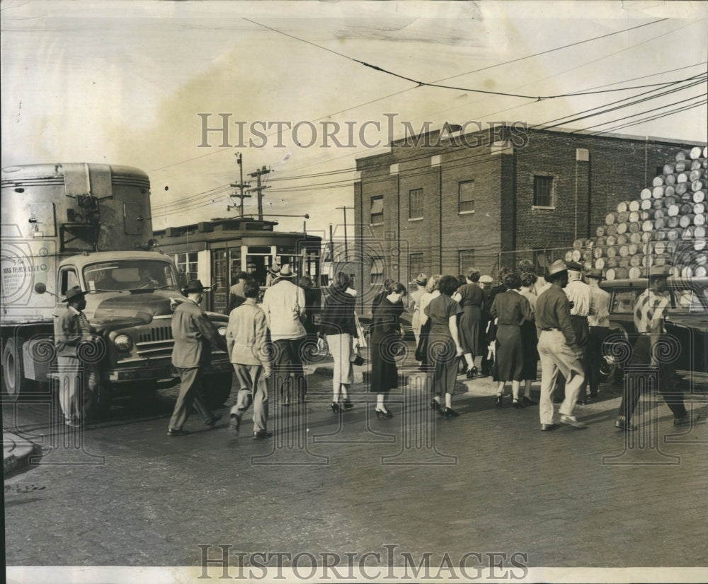 1952 Street Cars South Bound Stockyard - Historic Images