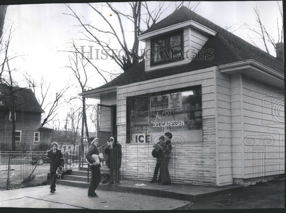 1975 School Store Hank's Deli Ogden - Historic Images